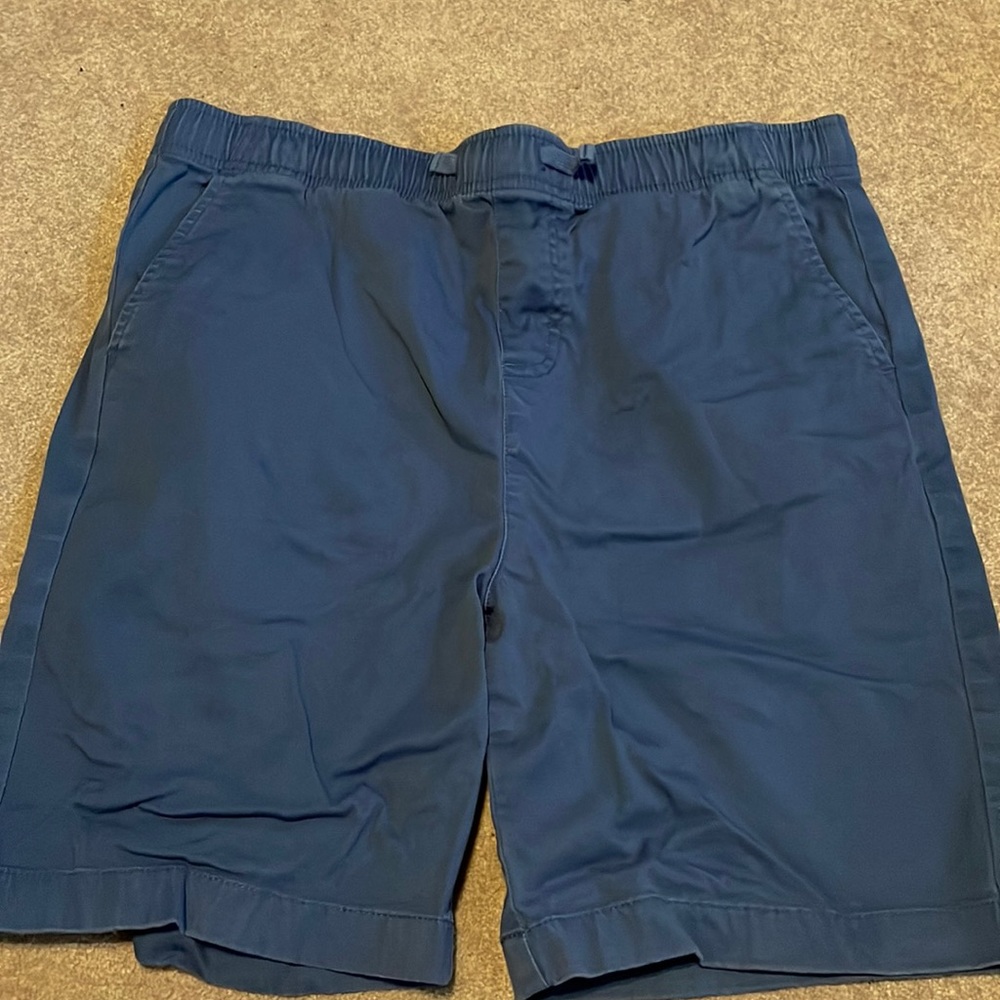 Vineyard vines dark blue khaki shorts
